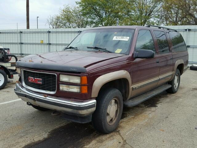 1GKFK16R0WJ718719 - 1998 GMC SUBURBAN K MAROON photo 2