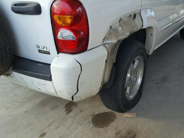 1J4GK58K04W274808 - 2004 JEEP LIBERTY LI WHITE photo 9