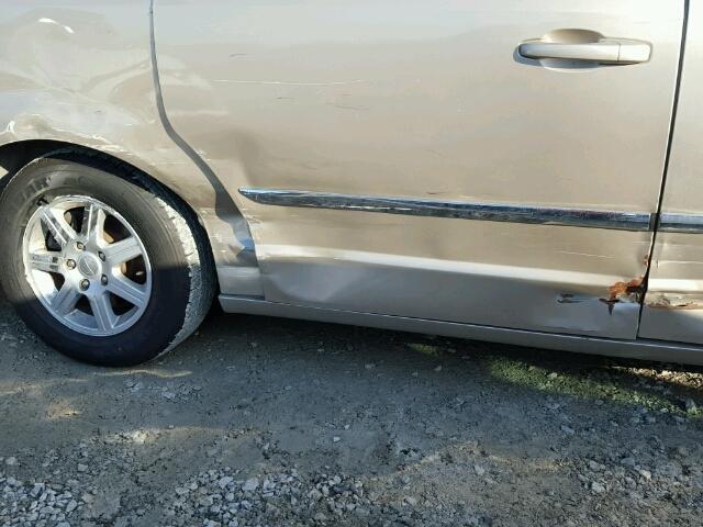 2C4RC1BG7CR305083 - 2012 CHRYSLER TOWN & COU BEIGE photo 9