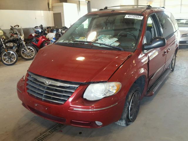 2A4GP64L86R901269 - 2006 CHRYSLER TOWN & COU RED photo 2