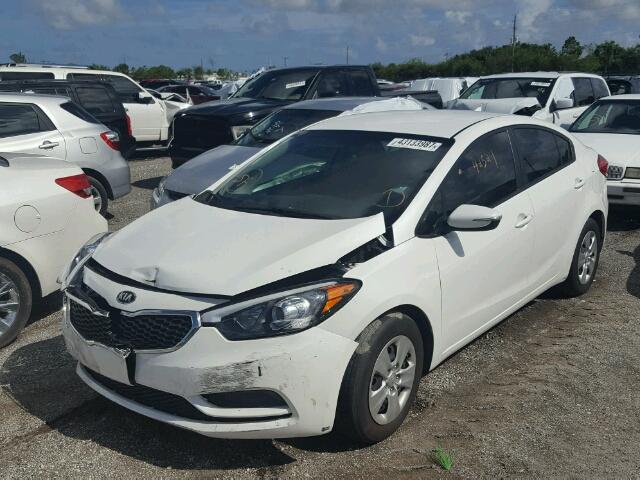 KNAFX4A65F5404579 - 2015 KIA FORTE WHITE photo 2