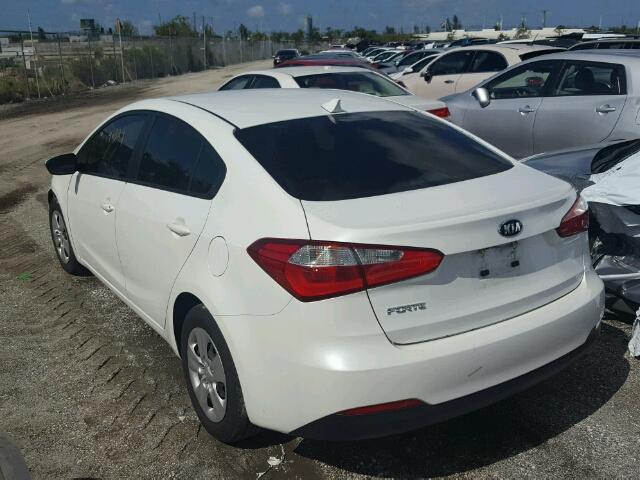 KNAFX4A65F5404579 - 2015 KIA FORTE WHITE photo 3