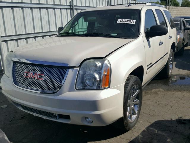 1GKS2EEF9CR106058 - 2012 GMC YUKON CREAM photo 2