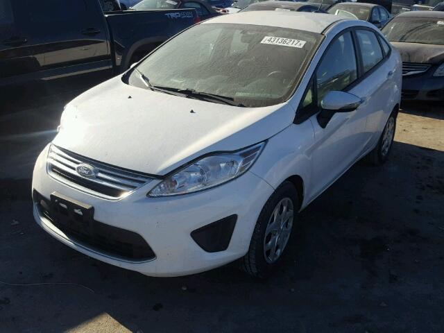 3FADP4BJ2DM203961 - 2013 FORD FIESTA WHITE photo 2