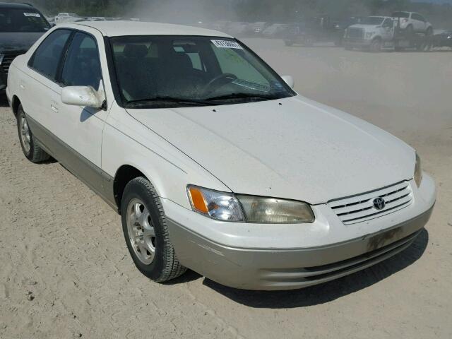 JT2BG28K1X0333123 - 1999 TOYOTA CAMRY LE WHITE photo 1