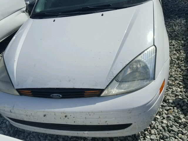 1FAFP34P0YW224835 - 2000 FORD FOCUS WHITE photo 7