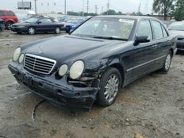 WDBJF65J51B380710 - 2001 MERCEDES-BENZ E 320 BLACK photo 2