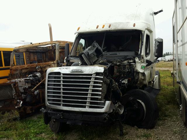 3AKJGLD60ESFU5749 - 2014 FREIGHTLINER CASCADIA 1 WHITE photo 2