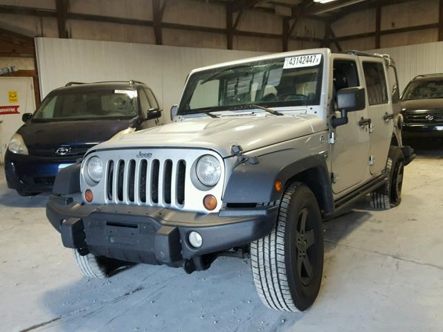 1C4BJWFG6CL191813 - 2012 JEEP WRANGLER U SILVER photo 2