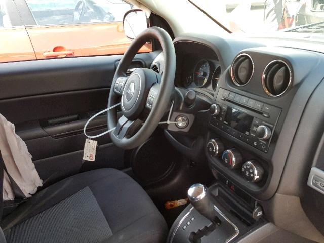 1C4NJCBA7HD146281 - 2017 JEEP COMPASS SP 白色 照片 9