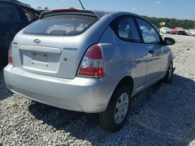 KMHCM36C38U074002 - 2008 HYUNDAI ACCENT GS SILVER photo 4