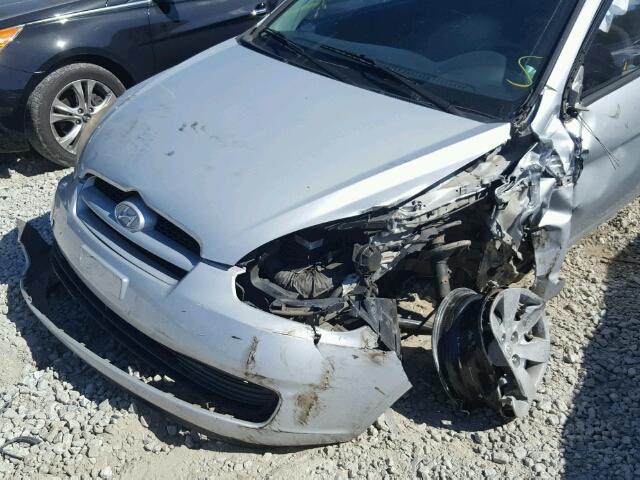 KMHCM36C38U074002 - 2008 HYUNDAI ACCENT GS SILVER photo 9