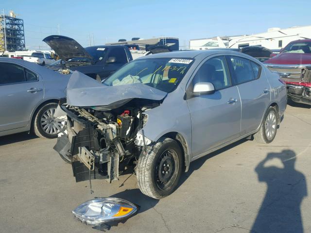 3N1CN7APXDL889145 - 2013 NISSAN VERSA S SILVER photo 2