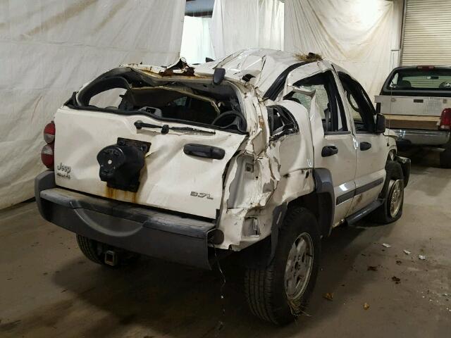 1J4GL48K35W583908 - 2005 JEEP LIBERTY WHITE photo 4