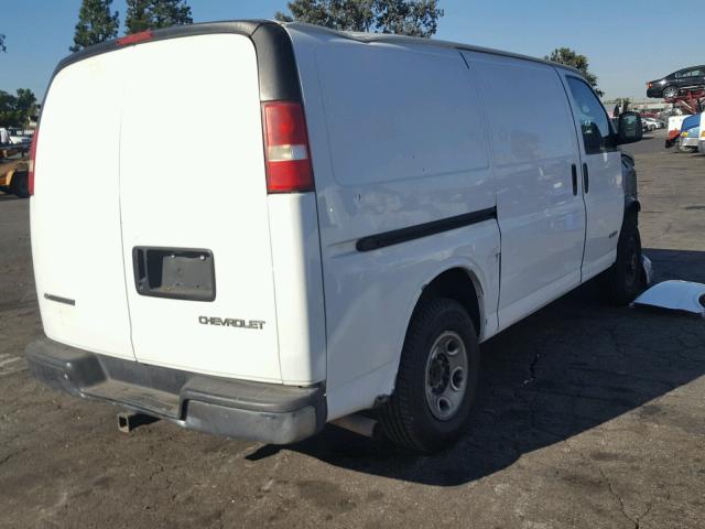 1GCHG35U451106173 - 2005 CHEVROLET EXPRESS G3 WHITE photo 4