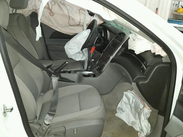 1G11B5SL9FF172044 - 2015 CHEVROLET MALIBU LS თეთრი ფოტო 5