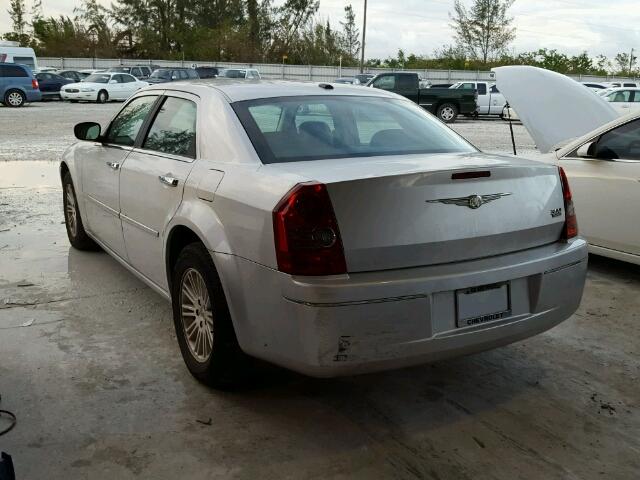 2C3CA5CV3AH284093 - 2010 CHRYSLER 300 TOURIN SILVER photo 3