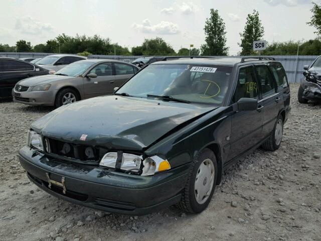 YV1LW55A0X2573600 - 1999 VOLVO V70 GREEN photo 2