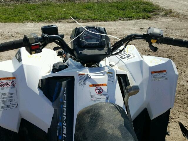 4XASVA858HA647713 - 2017 POLARIS SCRAMBLER WHITE photo 5