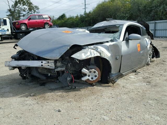 JN1AZ34D74T150722 - 2004 NISSAN 350Z SILVER photo 2