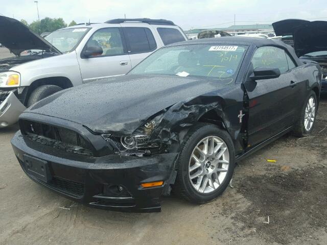 1ZVBP8EM3E5224367 - 2014 FORD MUSTANG BLACK photo 2