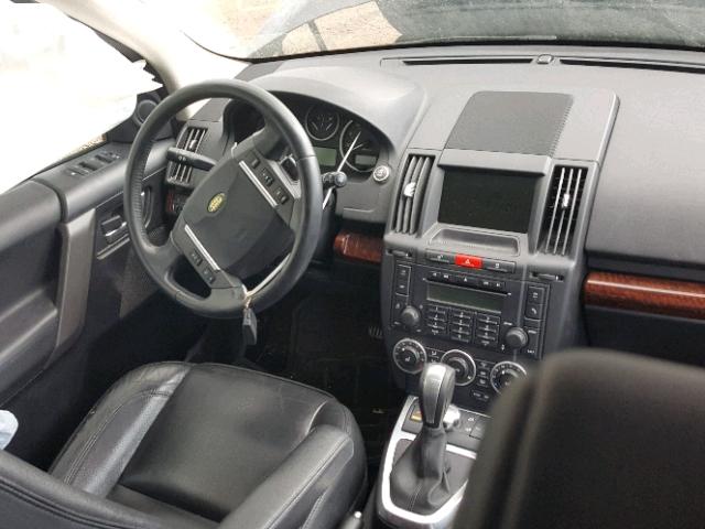 SALFT24N68H090635 - 2008 LAND ROVER LR2 HSE TE BLACK photo 9