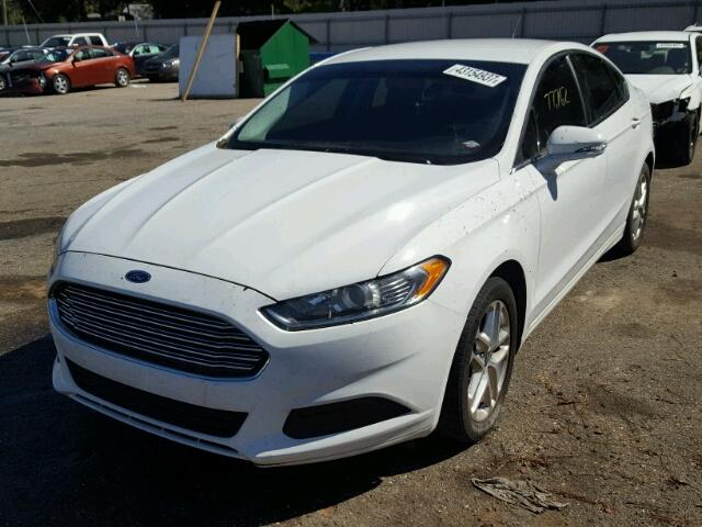 3FA6P0HR6DR262612 - 2013 FORD FUSION SE WHITE photo 2