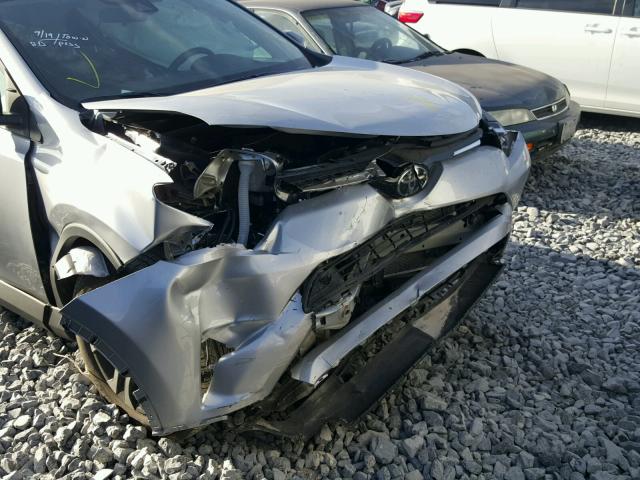 2T3ZFREV2HW377371 - 2017 TOYOTA RAV4 灰色 照片 9
