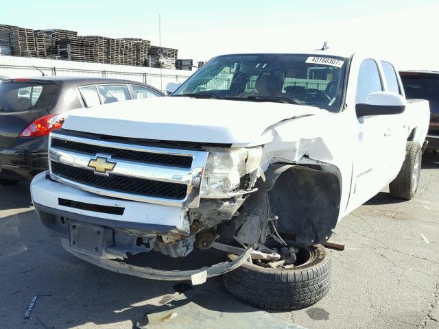 3GCPCTE04BG351654 - 2011 CHEVROLET SILVERADO WHITE photo 2