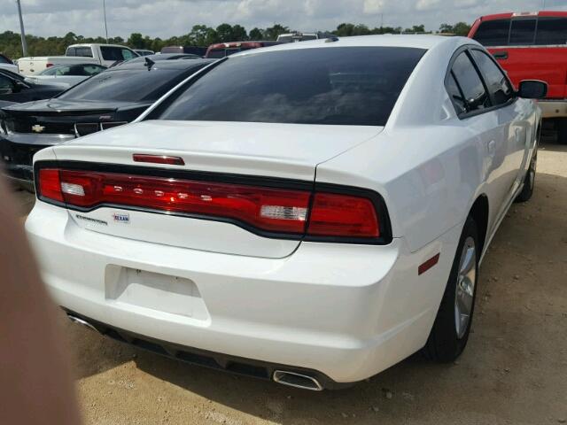 2C3CDXBGXEH359349 - 2014 DODGE CHARGER SE WHITE photo 4