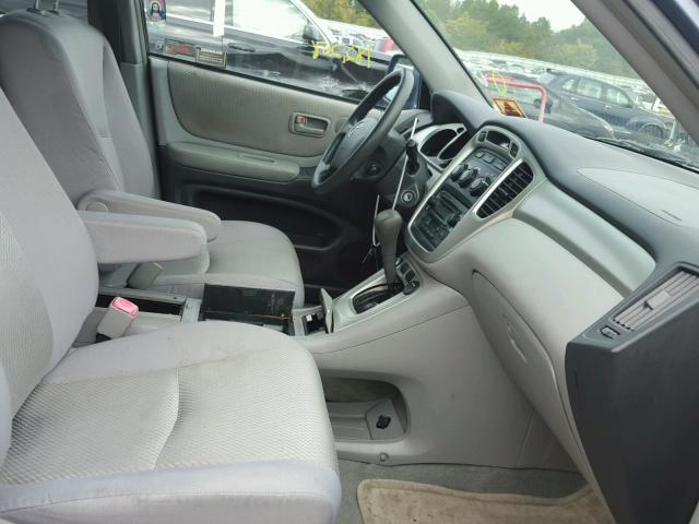 JTEHD21A940027418 - 2004 TOYOTA HIGHLANDER BLUE photo 5