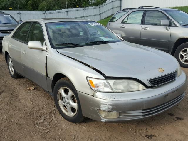 JT8BF22G8V0062989 - 1997 LEXUS ES 300 SILVER photo 1