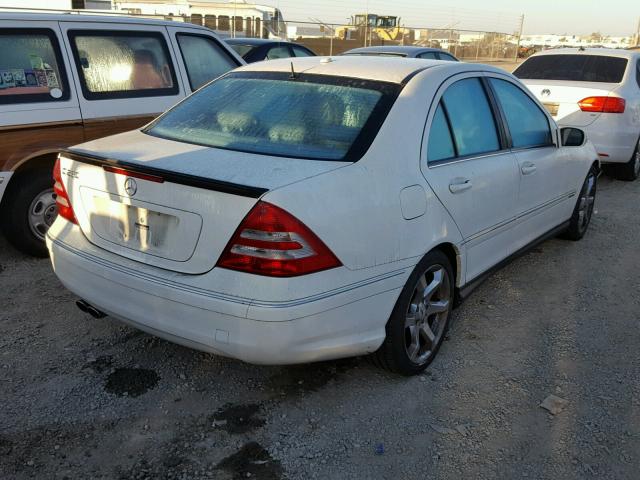 WDBRF52H17F855611 - 2007 MERCEDES-BENZ C 230 WHITE photo 4