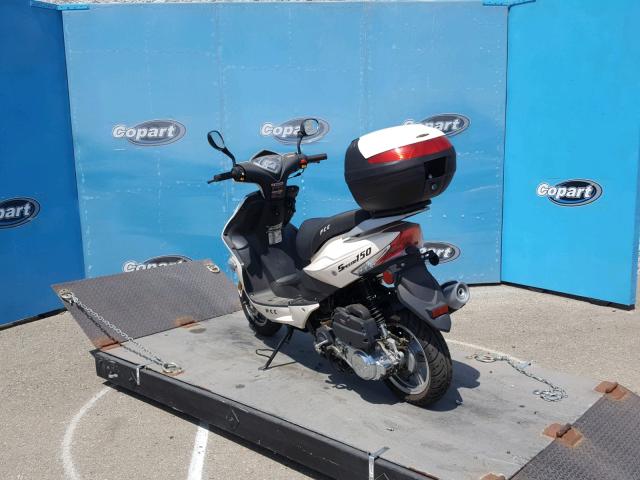 LB5TMCBB6CZ000048 - 2012 ZNEN SCOOTER TWO TONE photo 3