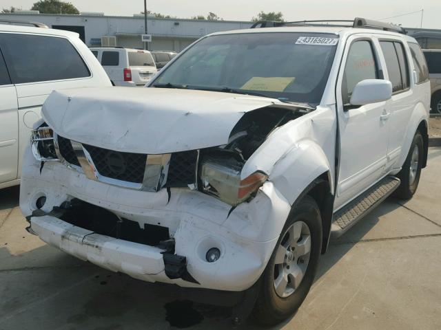 5N1AR18U17C608041 - 2007 NISSAN PATHFINDER WHITE photo 2