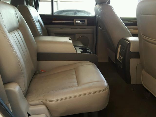 5LMFU27R54LJ32392 - 2004 LINCOLN NAVIGATOR Blanc photo 6