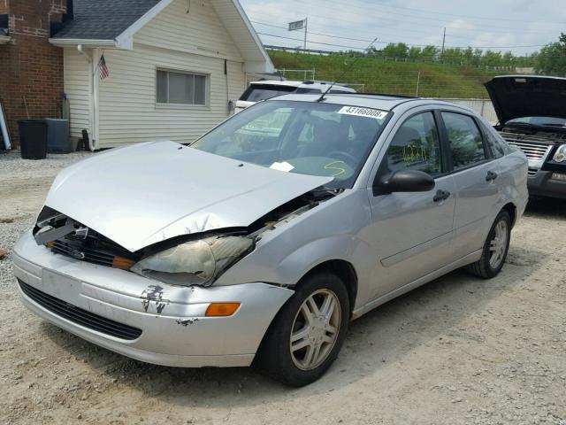 1FAFP34394W149964 - 2004 FORD FOCUS SE C SILVER photo 2