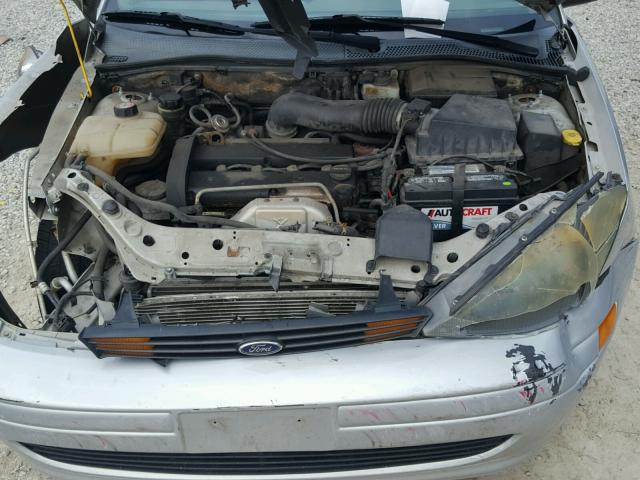 1FAFP34394W149964 - 2004 FORD FOCUS SE C SILVER photo 7