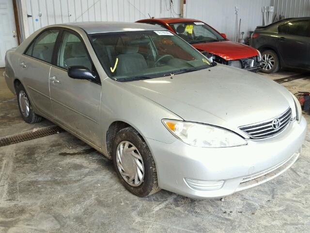 JTDBE32K353029816 - 2005 TOYOTA CAMRY LE SILVER photo 1