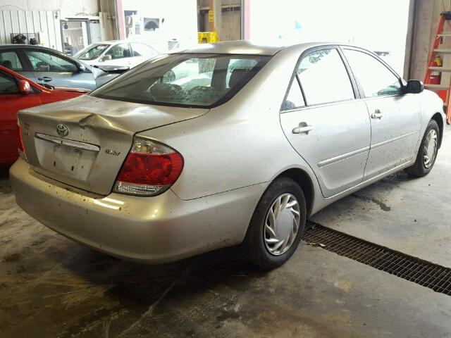 JTDBE32K353029816 - 2005 TOYOTA CAMRY LE SILVER photo 4