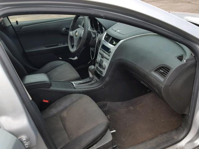 1G1ZC5E09CF101181 - 2012 CHEVROLET MALIBU 1LT SILVER photo 5