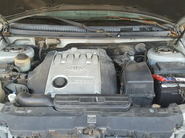 KNDUP132856760231 - 2005 KIA SEDONA SILVER photo 7