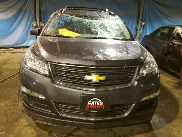 1GNKRFED7DJ153236 - 2013 CHEVROLET TRAVERSE L GRAY photo 9