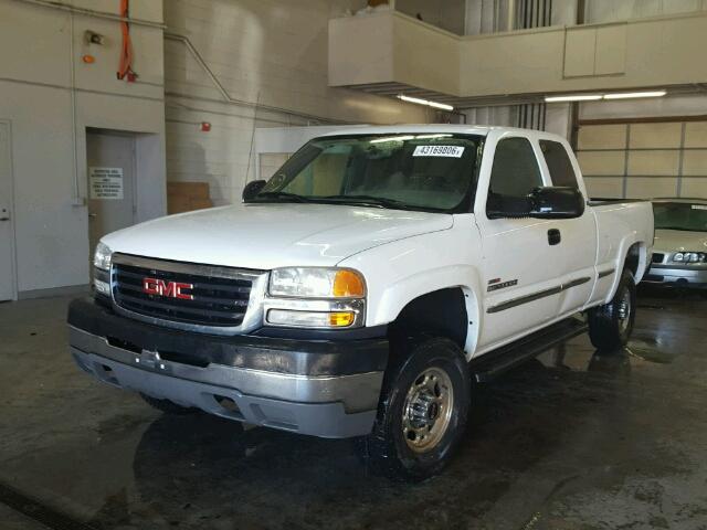 1GTHK29164E213967 - 2004 GMC SIERRA K25 WHITE photo 2