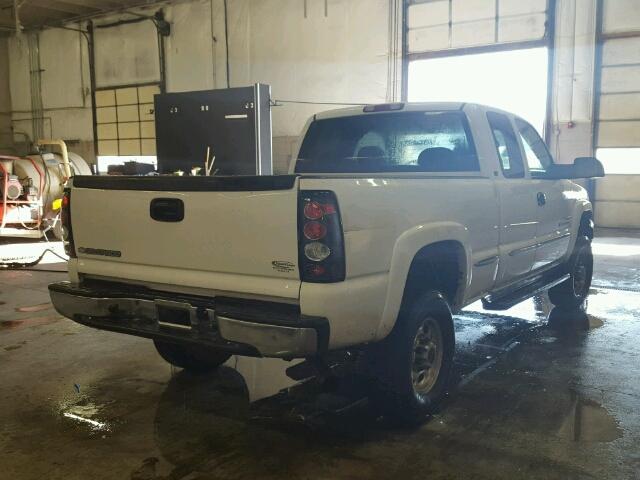 1GTHK29164E213967 - 2004 GMC SIERRA K25 WHITE photo 4