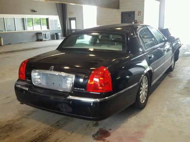 1LNHM81W94Y626920 - 2004 LINCOLN TOWN CAR E BLACK photo 4