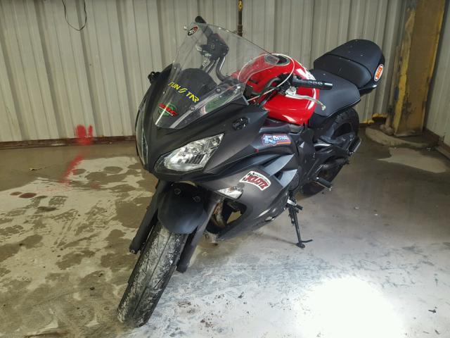 JKAEXEE11CDA07971 - 2012 KAWASAKI EX650 EC RED photo 2