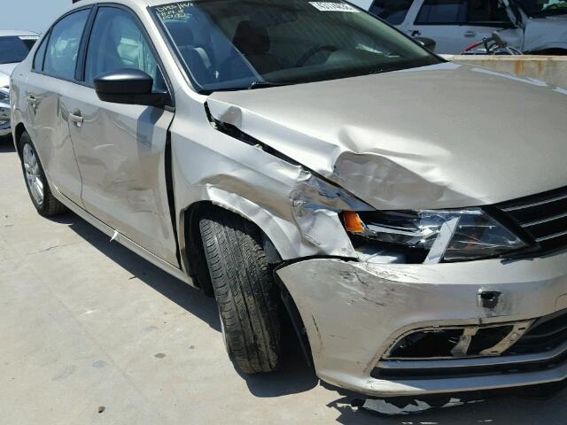 3VW2K7AJ4FM217668 - 2015 VOLKSWAGEN JETTA BASE TAN photo 9