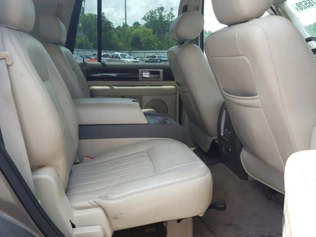 5LMFU27R74LJ31714 - 2004 LINCOLN NAVIGATOR BROWN photo 6