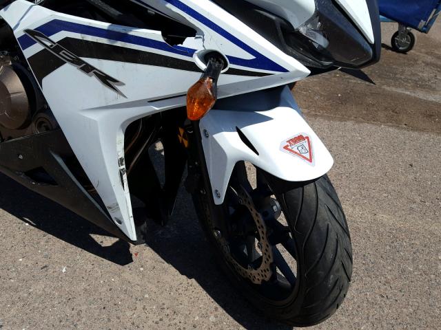 MLHPC4462G5300211 - 2016 HONDA CBR500 R WHITE photo 9